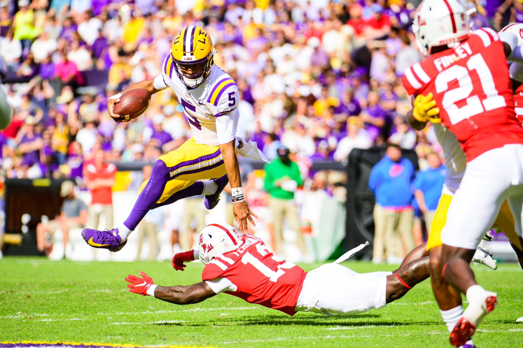 quarterback Jayden Daniels, quarterback, Brian Kelly, injury, Florida