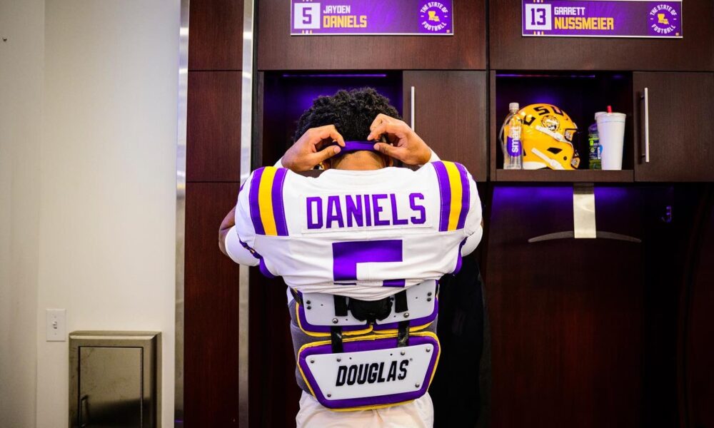 LSU quarterback Jayden Daniels, LSU, quarterback, Cajon High School, stadium