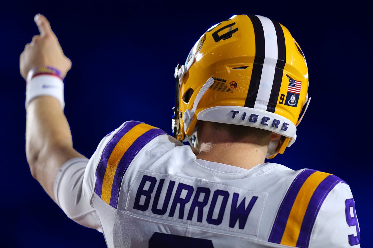 Adam Schefter on X: A record deal: Joe Burrow has reached agreement with  the Bengals on an 5-year, $275 million extension that includes $219.01  million guaranteed and makes him the highest-paid player