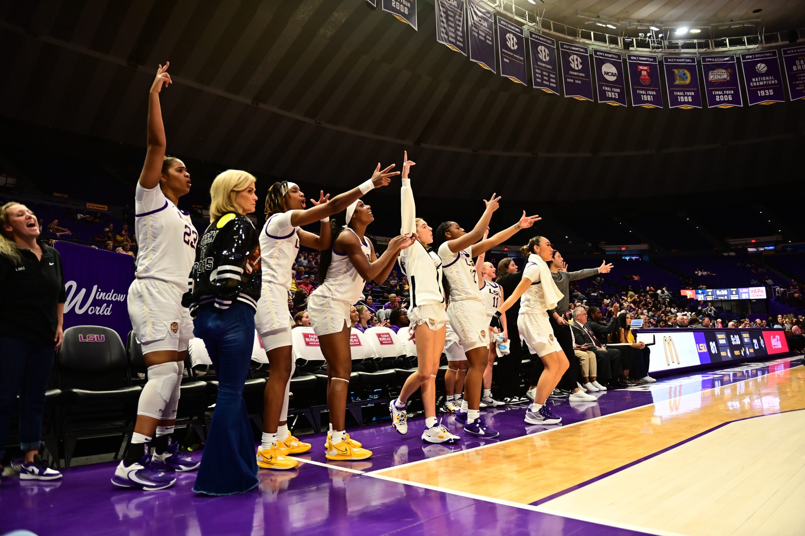 LSU women's basketball, Kim Mulkey, locker room, 2023