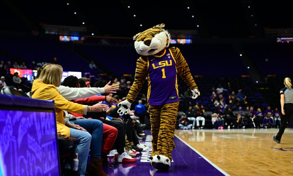 LSU women's basketball recruiting, class of 2025, five-star, ZaKiyah Johnson, guard