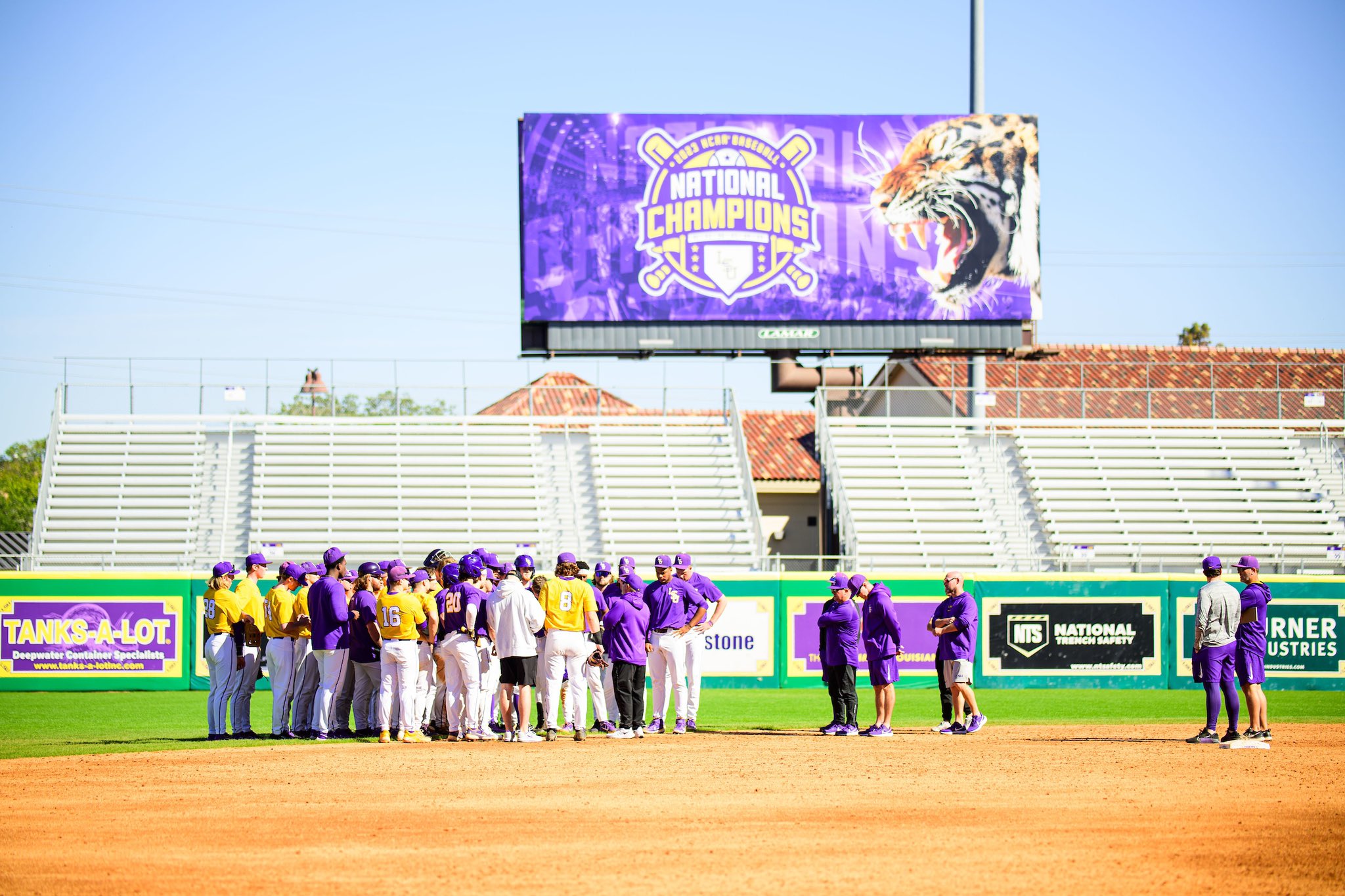 LSU baseball recruiting lands top class of 2025 catcher