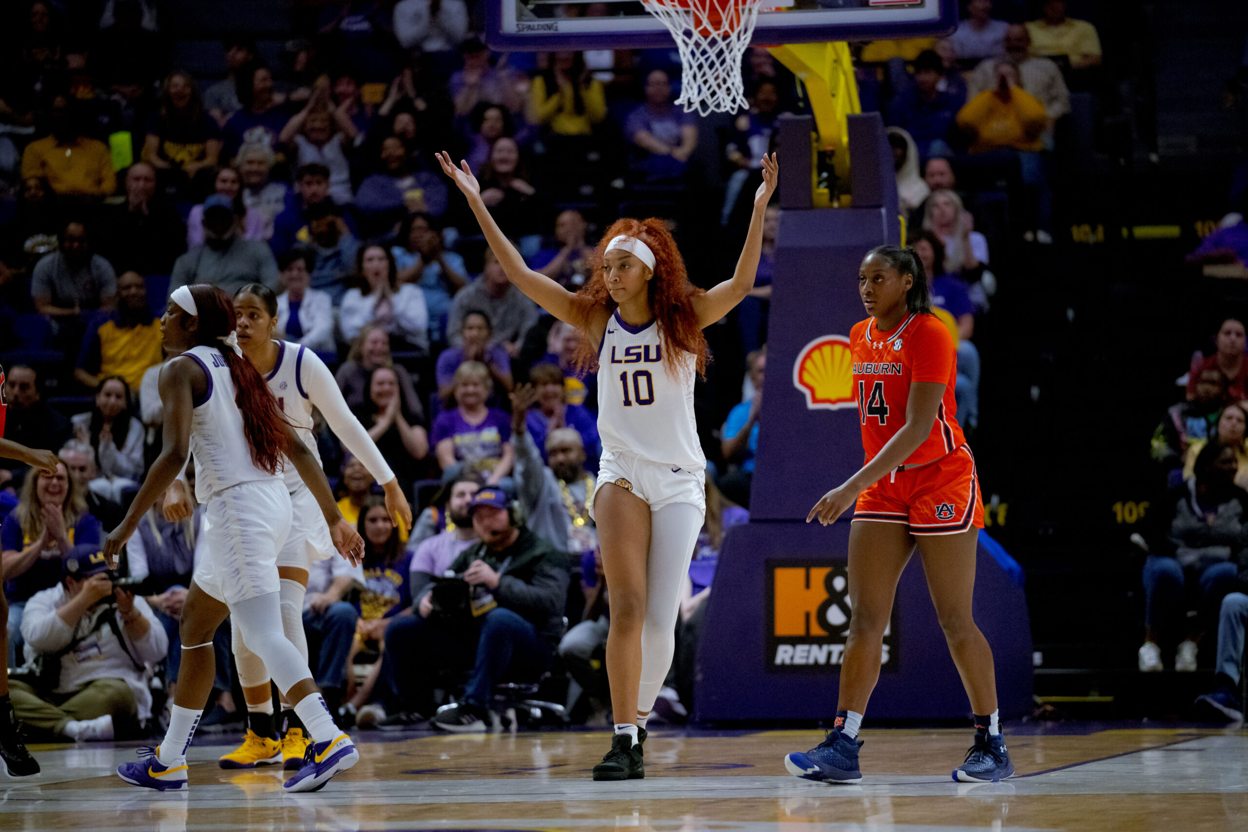 star LSU forward, LSU, Angel Reese, SEC, basketball