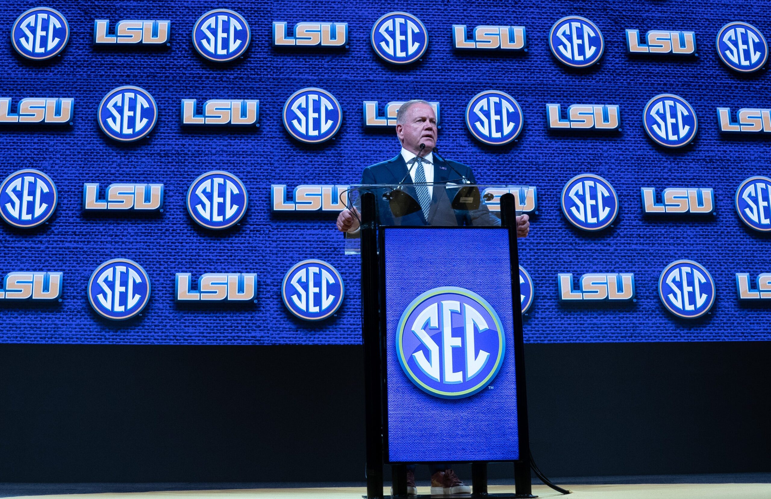 spring transfer portal window, LSU, transfer, defensive tackle, Brian Kelly