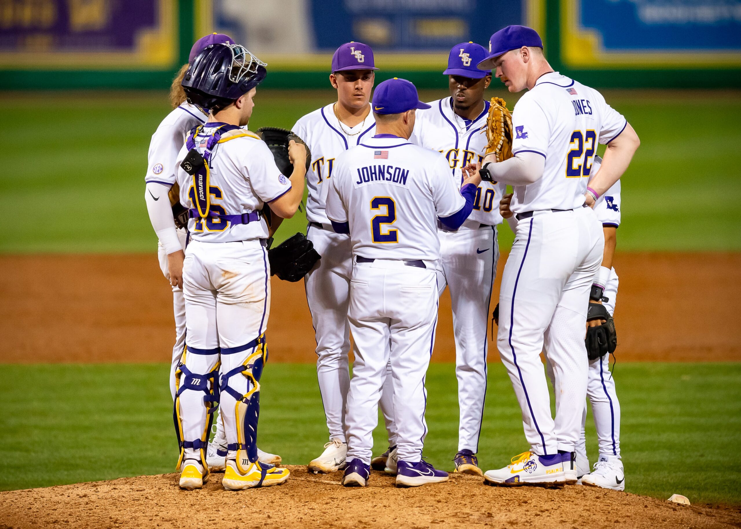 coach Jay Johnson, LSU, coach, tournament, baseball