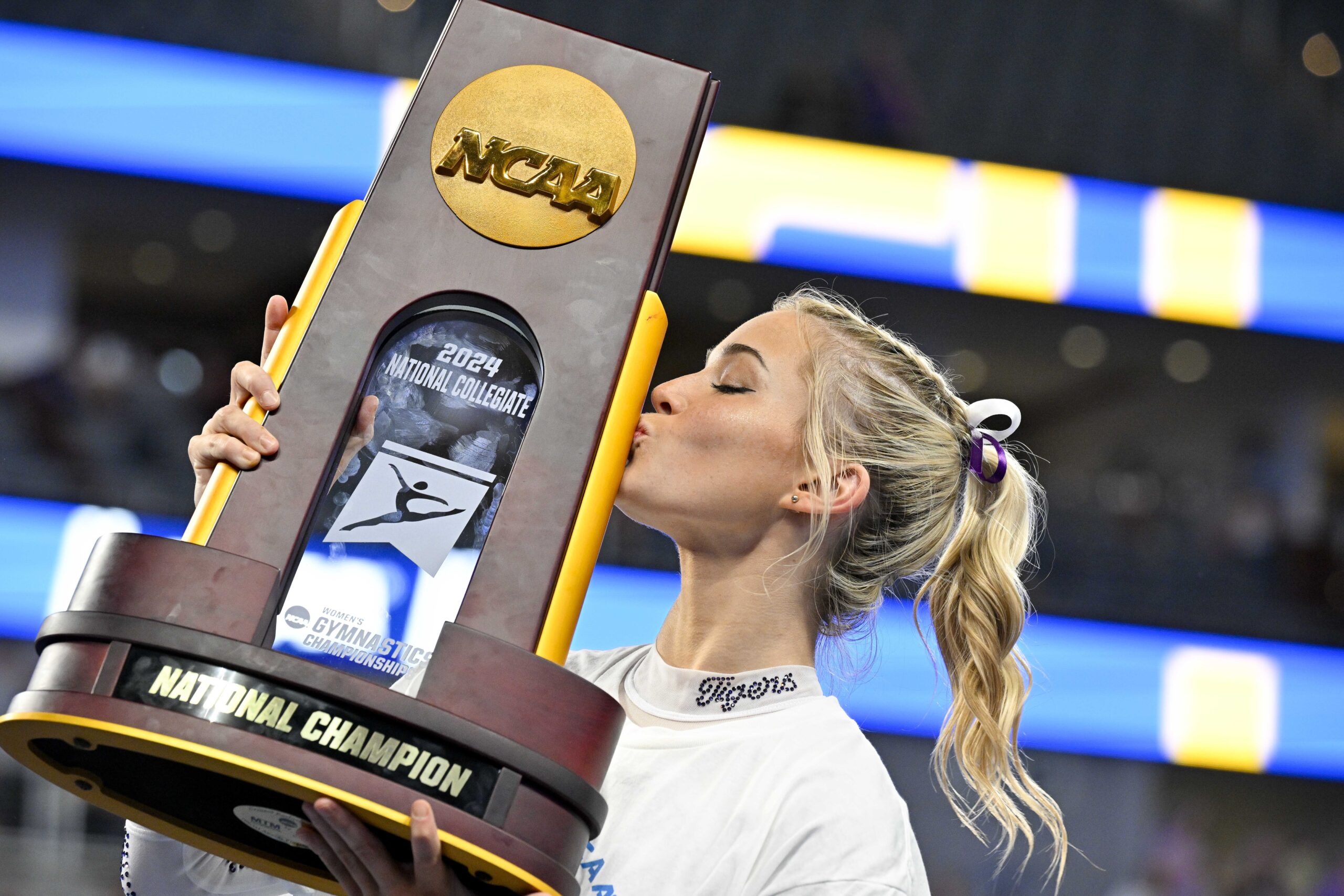 LSU senior gymnast, LSU, gymnastics, Livvy Dunne, senior